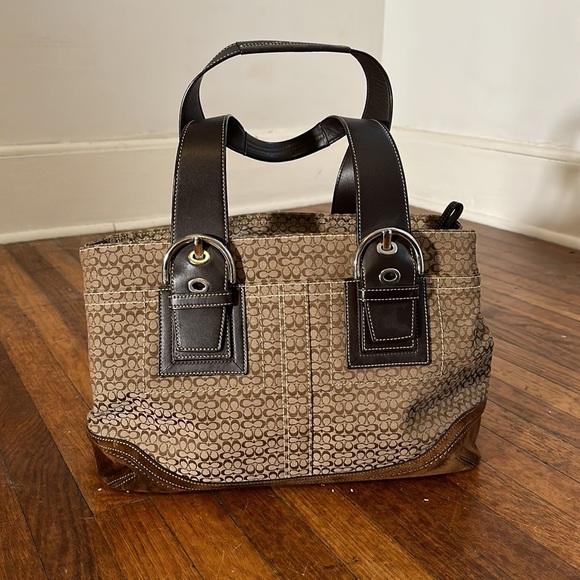 Coach Signature Large Satchel - Picture 3 of 13